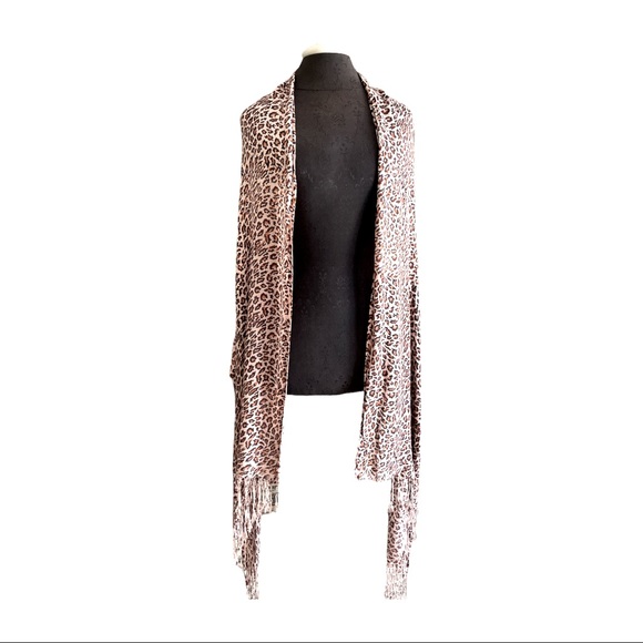 Leopard print fringe wrap scarf multi wear Shaw, small leopard print super soft - Picture 3 of 4